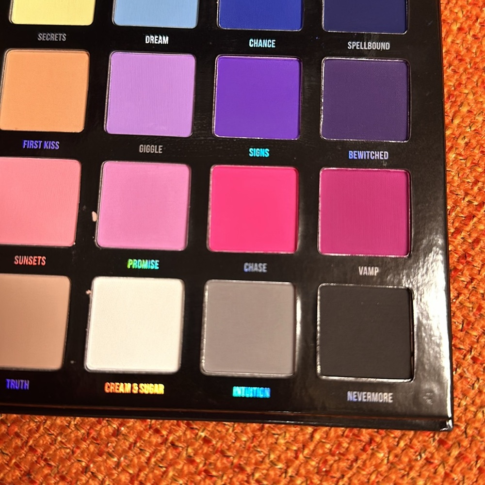 Authentic Blend Bunny Cosmetics Blends 30 Matte Pigments For The Perfect Blend - Picture 5 of 8